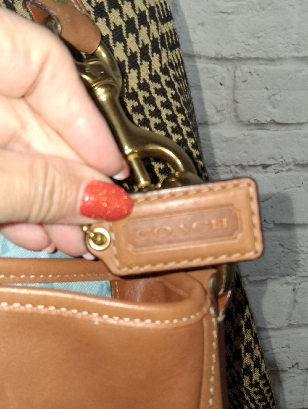 Coach Caramel Leather Shoulder Bag with Gold Turnlock - Picture 13 of 15